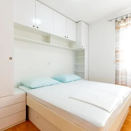 Beautiful In W/ Wifi And 1 Bedrooms *
